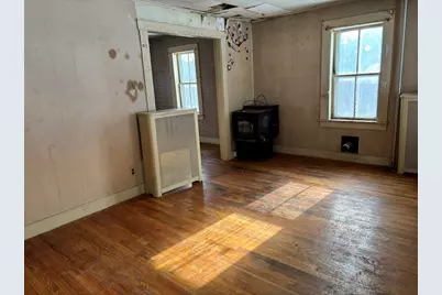 31 William St, Chester, MA 01011 - Photo 3