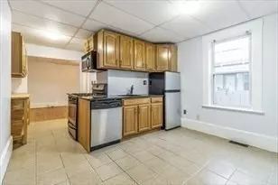 13-1R Mansfield St, Boston, MA 01234 - Photo 7