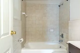 10 Skyline Dr, Braintree, MA 02184 - Photo 7