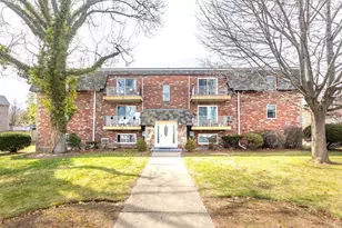 10 Skyline Dr, Braintree, MA 02184 - Photo 1