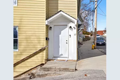 17 Moon St, Southbridge, MA 01550 - Photo 5