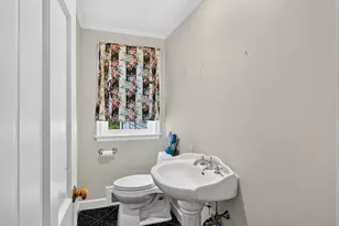 131 Montvale Rd, Weston, MA 02493 - Photo 15