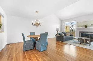 7 Wainwright Rd, Winchester, MA 01890 - Photo 11