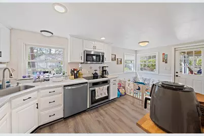 95 Oriole Rd #95, Stoughton, MA 02072 - Photo 5