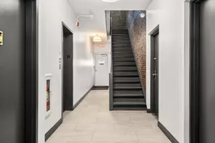 17 Bowdoin St, Boston, MA 02114 - Photo 9