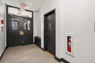 17 Bowdoin St, Boston, MA 02114 - Photo 17