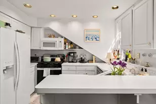 17 Bowdoin St, Boston, MA 02114 - Photo 7