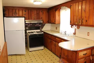 16 N Hood St, Springfield, MA 01109 - Photo 3