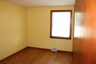 16 N Hood St, Springfield, MA 01109 - Photo 5