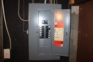 16 N Hood St, Springfield, MA 01109 - Photo 9