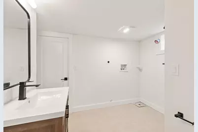 94 Lexington St, Watertown, MA 02472 - Photo 31
