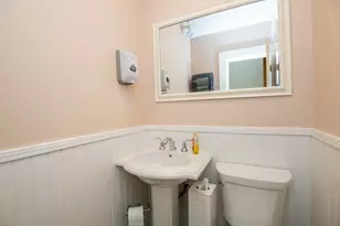 11 Linden St, Reading, MA 01867 - Photo 11