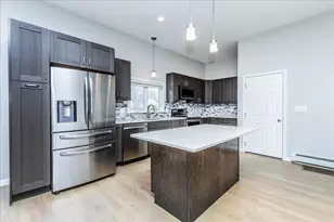 8 Dana Rd, Peabody, MA 01960 - Photo 5