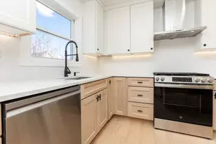 26 Central Ave, Malden, MA 02148 - Photo 3