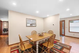 17 Garfield St, Marblehead, MA 01945 - Photo 15