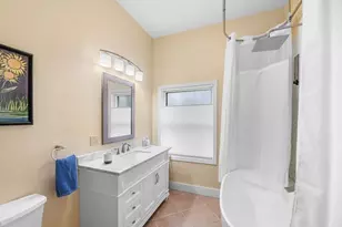 17 Garfield St, Marblehead, MA 01945 - Photo 23