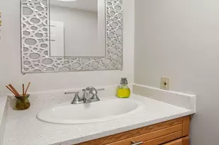 17 Garfield St, Marblehead, MA 01945 - Photo 17