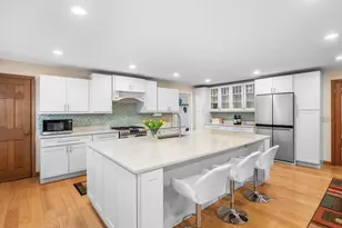 17 Garfield St, Marblehead, MA 01945 - Photo 11