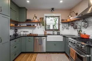 11 Eugenia Rd, Boston, MA 02131 - Photo 9