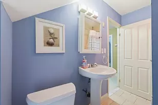 31 Russell St, Fall River, MA 02721 - Photo 9