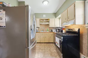 31 Russell St, Fall River, MA 02721 - Photo 7