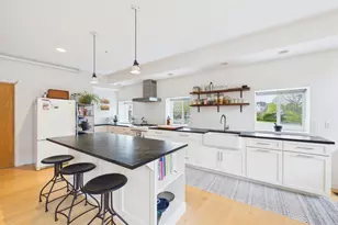 123 Sawyer St, New Bedford, MA 02746 - Photo 5
