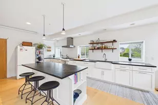 123 Sawyer St, New Bedford, MA 02746 - Photo 5