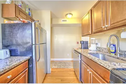 28 Chelsea St, Boston, MA 02128 - Photo 27