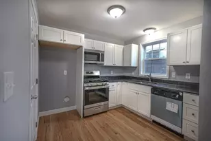 17 Marshall, Lowell, MA 01851 - Photo 5