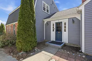 21 Meadowwood Dr, Deerfield, MA 01373 - Photo 3