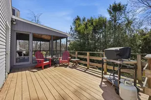 21 Meadowwood Dr, Deerfield, MA 01373 - Photo 31