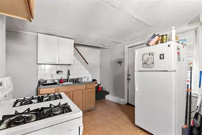 6 Munroe St, Peabody, MA 01960 - Photo 17