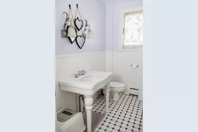 107 Sycamore St, New Bedford, MA 02740 - Photo 9