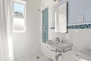 325 Tappan St, Brookline, MA 02445 - Photo 17