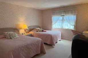 402 Country Side Rd, Greenfield, MA 01301 - Photo 13