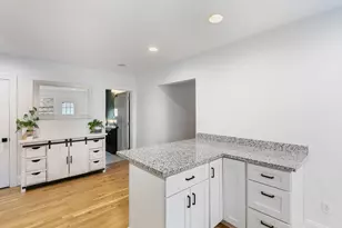 84 Groveland St, Haverhill, MA 01830 - Photo 11