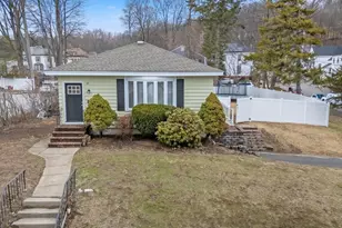 84 Groveland St, Haverhill, MA 01830 - Photo 3