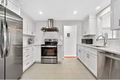 13 Carson Rd, Woburn, MA 01801 - Photo 13