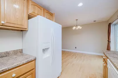 16 Clifton St #F, Taunton, MA 02780 - Photo 5