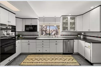 2 Rolleston Rd, Marblehead, MA 01945 - Photo 11