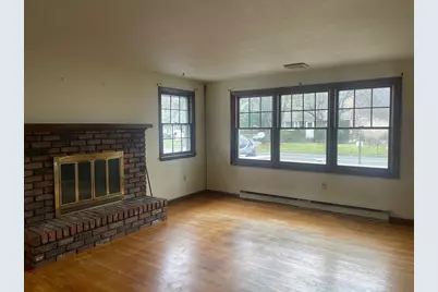 25 Piper Cross Rd, West Springfield, MA 01089 - Photo 7