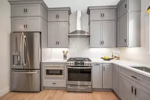 13 Chestnut St, Wakefield, MA 01880 - Photo 3