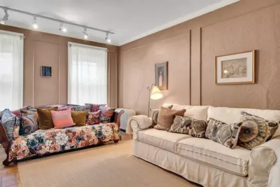 321 Tappan St #3, Brookline, MA 02445 - Photo 5