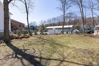 10 Green St, Leominster, MA 01453 - Photo 27