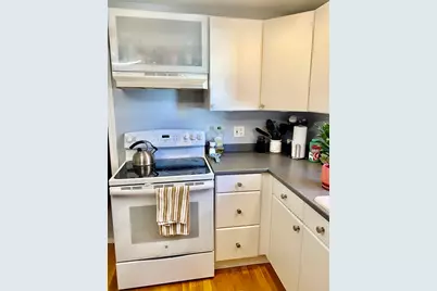 135 Central St #3, Somerville, MA 02145 - Photo 5