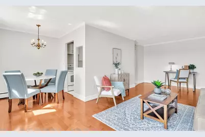 123 Sewall Ave #3A, Brookline, MA 02446 - Photo 3