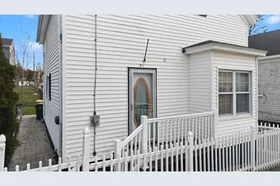 31 Sachem St, Fall River, MA 02724 - Photo 3