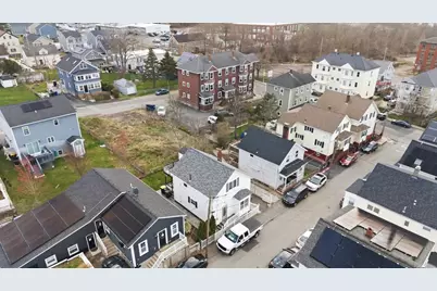 31 Sachem St, Fall River, MA 02724 - Photo 9