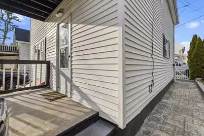 31 Sachem St, Fall River, MA 02724 - Photo 5