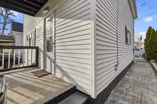 31 Sachem St, Fall River, MA 02724 - Photo 5